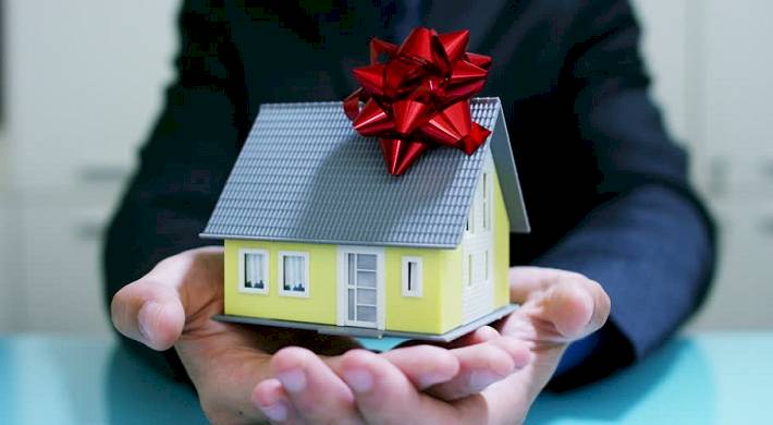 подарить свою квартиру, наследники, оспорить дарственную Подарить свою квартиру - что делать если есть наследники + могут ли оспорить дарственную